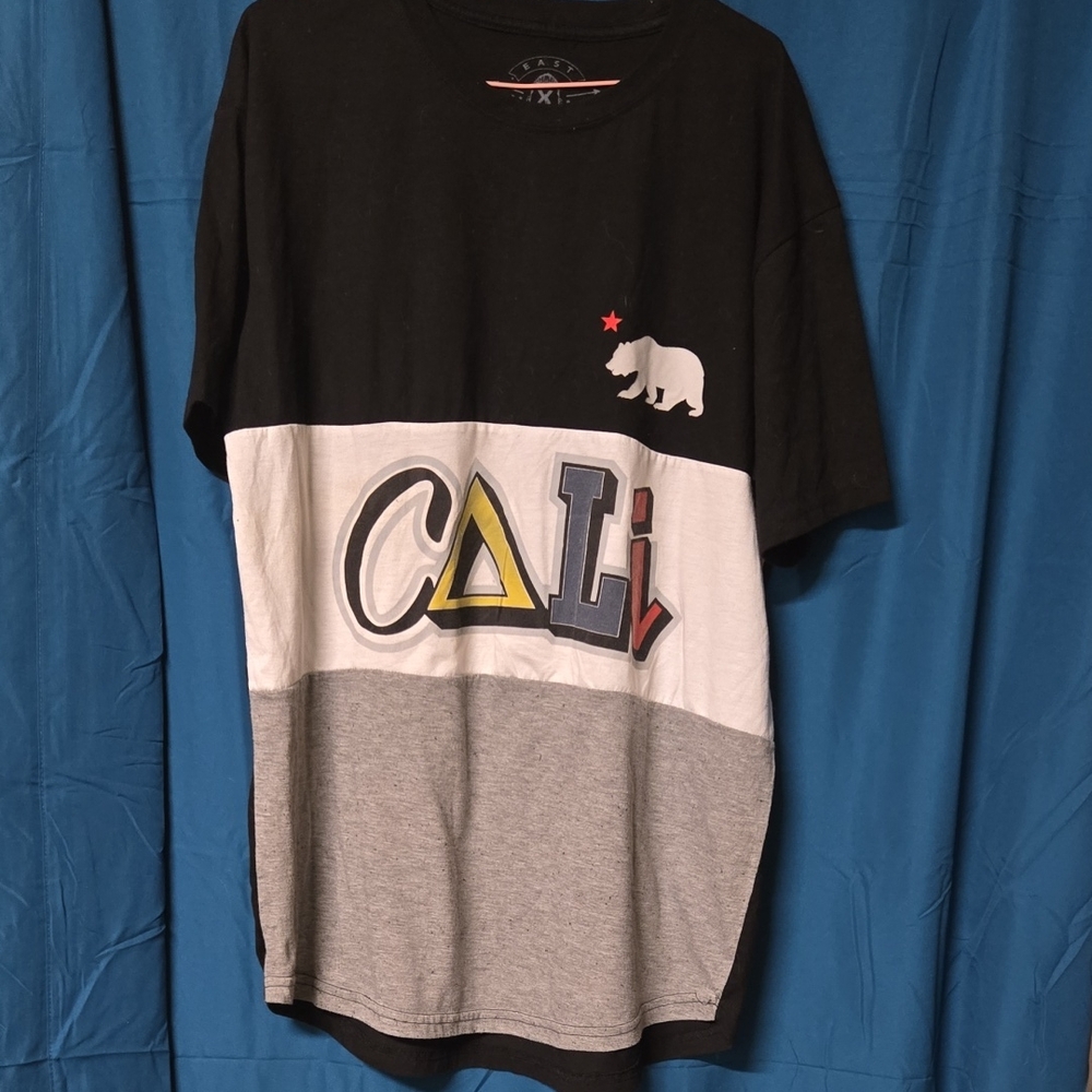 Black and Gray Cali Graphic T-Shirt